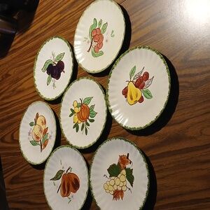 Fruit-Themed Ceramic Plate Set